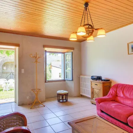 Holiday home Beautiful In The Parc Des Volcans D Auvergne Vic-sur-Cere