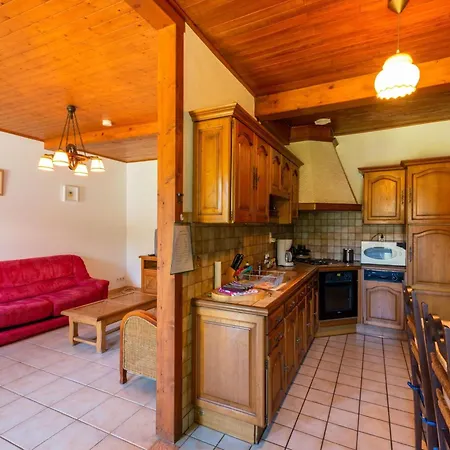 Family Nest Dom wakacyjny Vic-sur-Cère