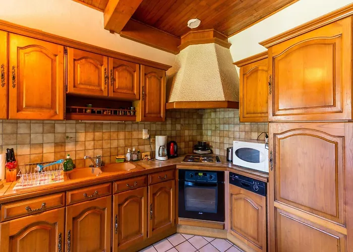 Semesterbostad Family Nest